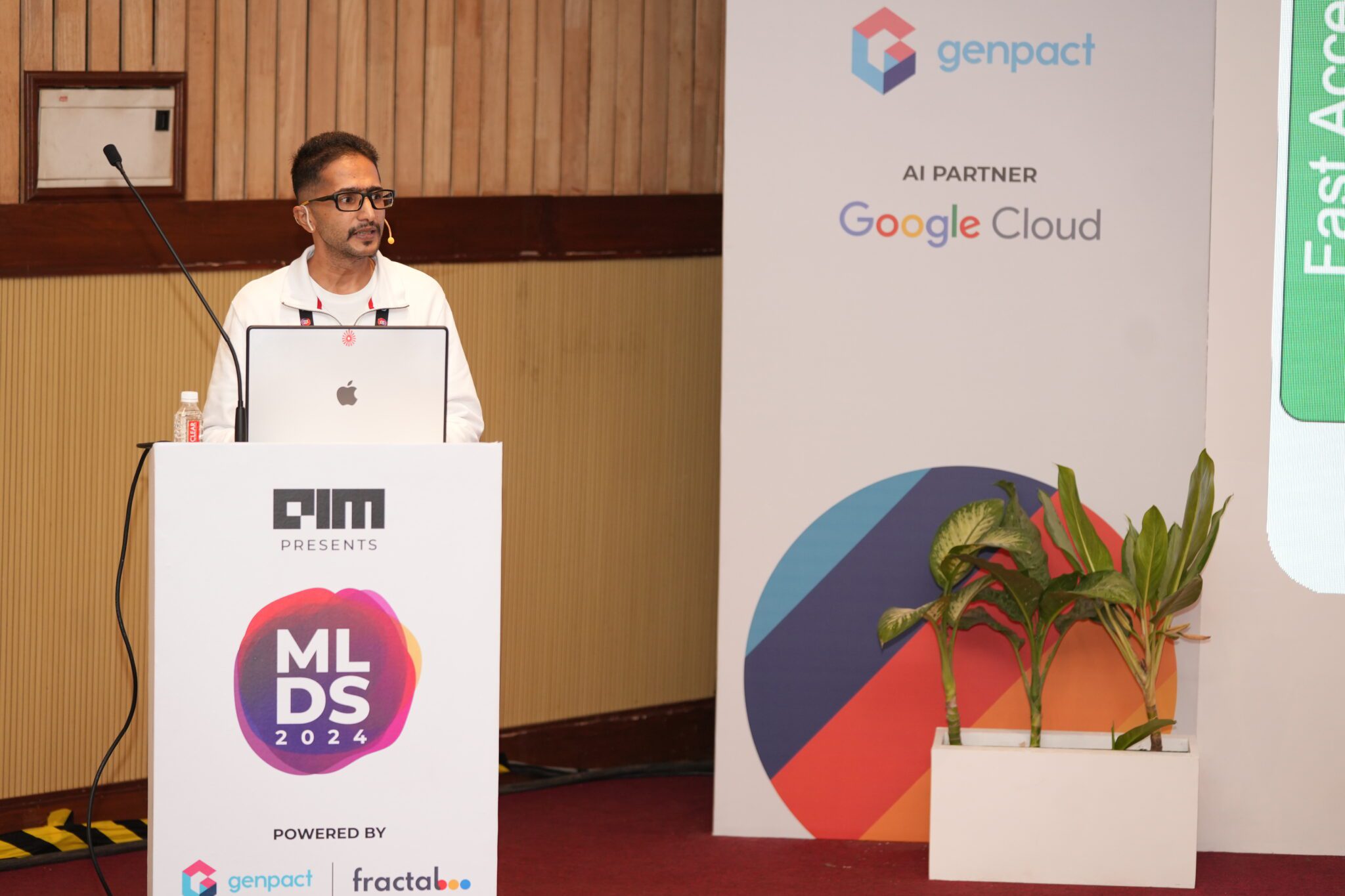 Enhancing Search Experiences and Natural Language Generation: Semantic Search and RAG